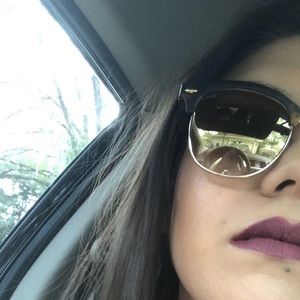 Meet your Posher, Miranda